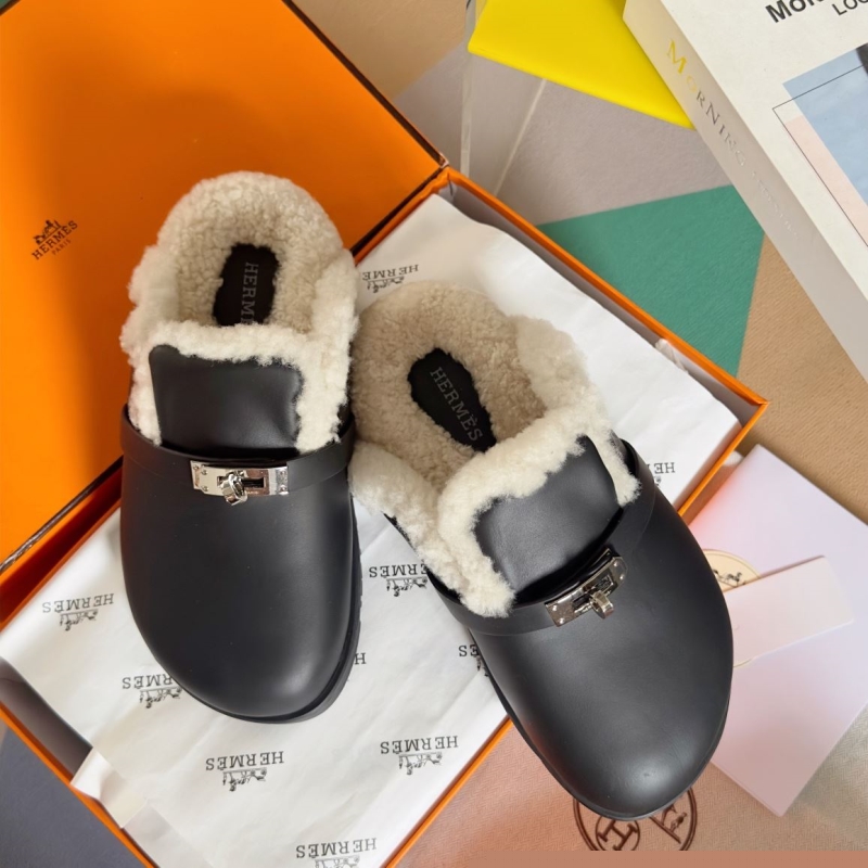 H**mes slippers